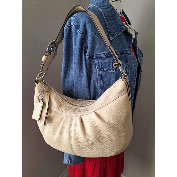 Coach Handbags - Vintage Y2K Coach Pebbled Leather Soho Hobo Shoulder Bag Ivory Cream Slouchy